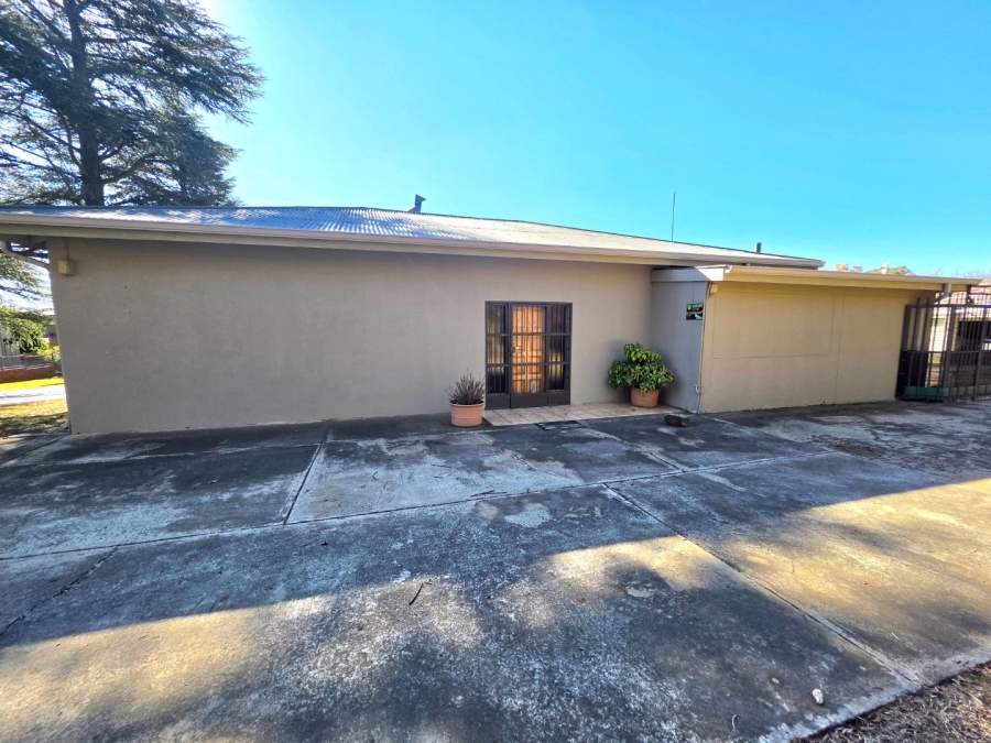 8 Bedroom Property for Sale in Bethlehem Free State